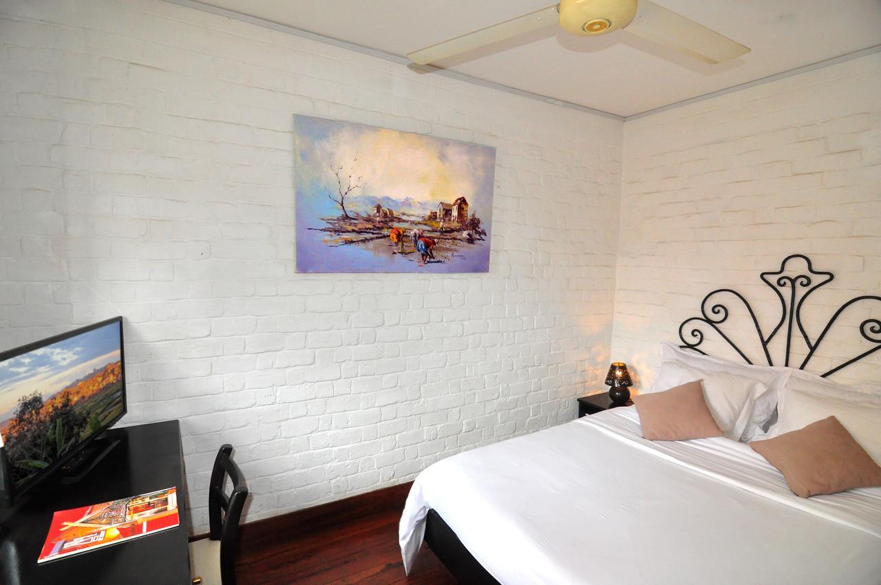 Rova Hotel 塔那那利佛 外观 照片